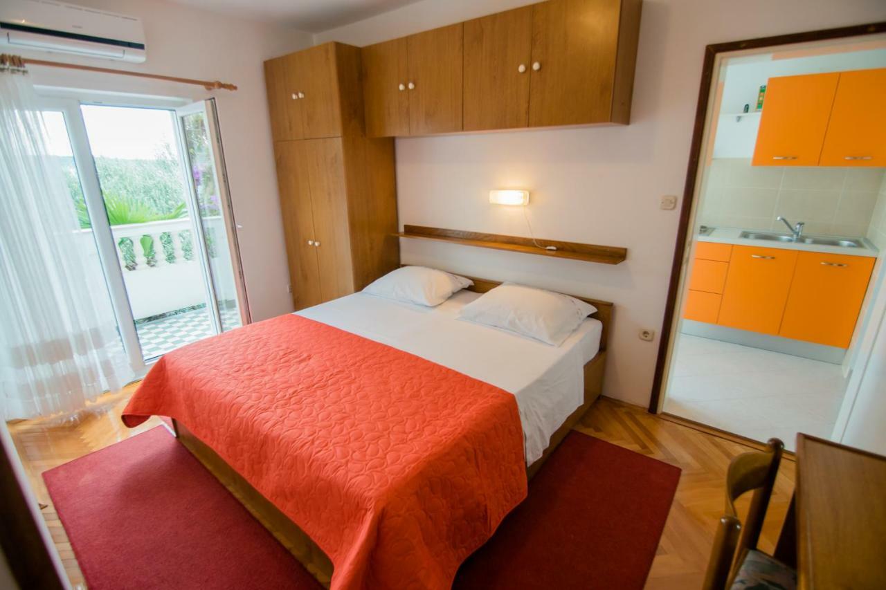 Apartments Picolo Paradiso Miljenko Debelic Barbat na Rabu Eksteriør bilde